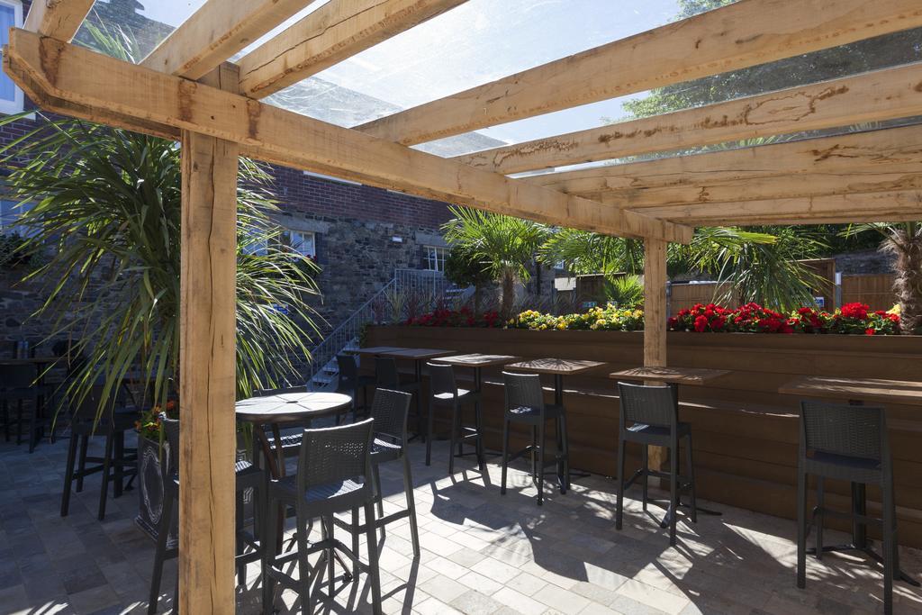 The White Hart Hotel Wetherspoon โอ๊คแฮมป์ตัน ภายนอก รูปภาพ