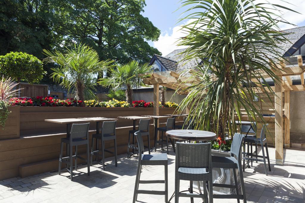 The White Hart Hotel Wetherspoon โอ๊คแฮมป์ตัน ภายนอก รูปภาพ