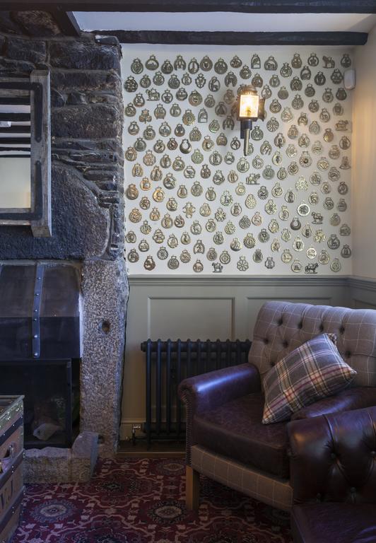 The White Hart Hotel Wetherspoon โอ๊คแฮมป์ตัน ภายนอก รูปภาพ