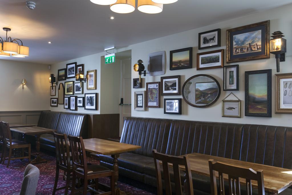The White Hart Hotel Wetherspoon โอ๊คแฮมป์ตัน ภายนอก รูปภาพ