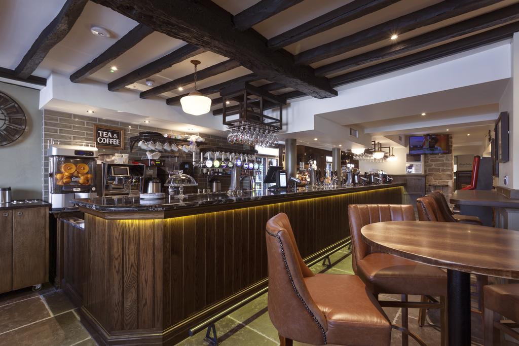 The White Hart Hotel Wetherspoon โอ๊คแฮมป์ตัน ภายนอก รูปภาพ