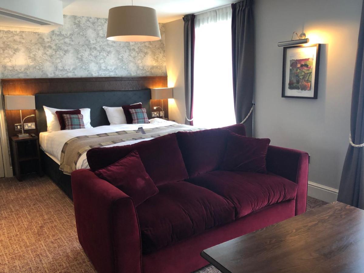 The White Hart Hotel Wetherspoon โอ๊คแฮมป์ตัน ภายนอก รูปภาพ